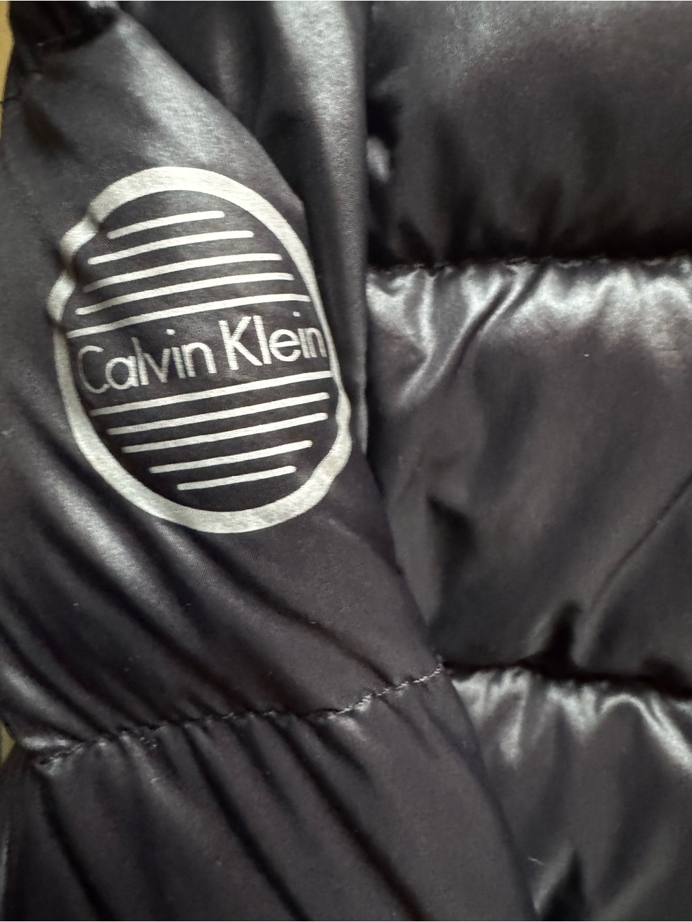 Calvin Klein Performance lightweight packable down medium - Picture 3 of 4